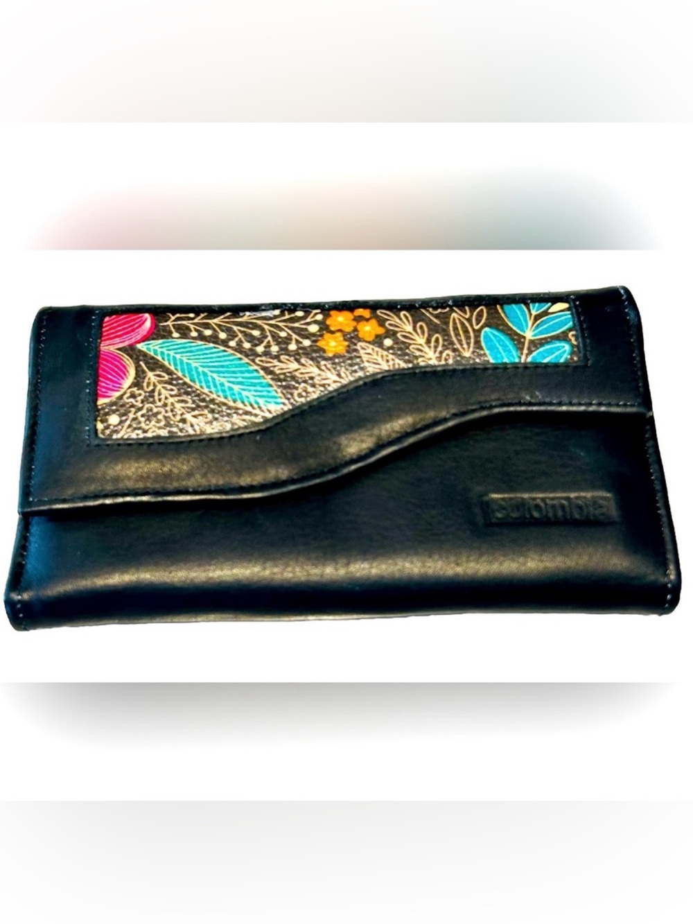 Y2K Colombia Trifold Women’s Black Leather Wallet Floral Design Flowers NWOT